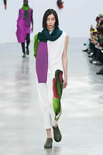 オム プリッセ イッセイ ミヤケ 2024年秋冬コレクション - 身体と衣服をつなぐ息吹｜写真6