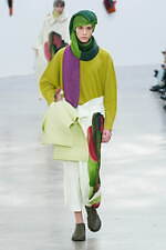 オム プリッセ イッセイ ミヤケ 2024年秋冬コレクション - 身体と衣服をつなぐ息吹｜写真15