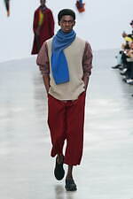 オム プリッセ イッセイ ミヤケ 2024年秋冬コレクション - 身体と衣服をつなぐ息吹｜写真33