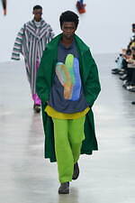 オム プリッセ イッセイ ミヤケ 2024年秋冬コレクション - 身体と衣服をつなぐ息吹｜写真42