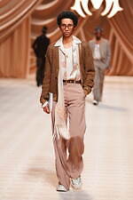 アミリ 2024年秋冬コレクション - クラシカルな佇まいに散りばめた華やぎ｜写真21