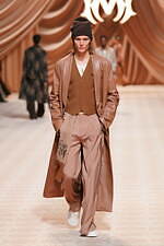 アミリ 2024年秋冬コレクション - クラシカルな佇まいに散りばめた華やぎ｜写真23