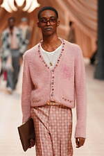 アミリ 2024年秋冬コレクション - クラシカルな佇まいに散りばめた華やぎ｜写真29