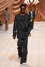 アミリ 2024年秋冬コレクション - クラシカルな佇まいに散りばめた華やぎ｜写真33