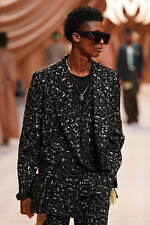 アミリ 2024年秋冬コレクション - クラシカルな佇まいに散りばめた華やぎ｜写真34