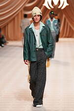 アミリ 2024年秋冬コレクション - クラシカルな佇まいに散りばめた華やぎ｜写真36