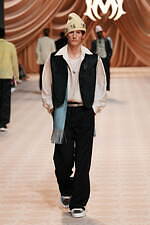 アミリ 2024年秋冬コレクション - クラシカルな佇まいに散りばめた華やぎ｜写真58