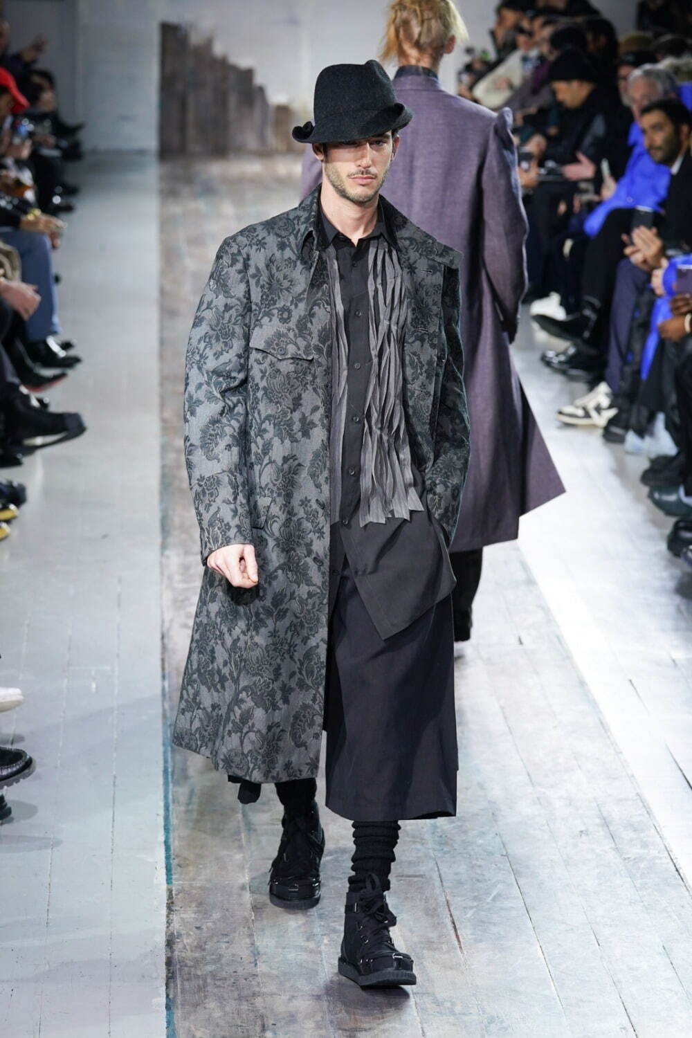 ヨウジヤマモト(Yohji Yamamoto) 2024-25年秋冬メンズコレクション  - 写真3