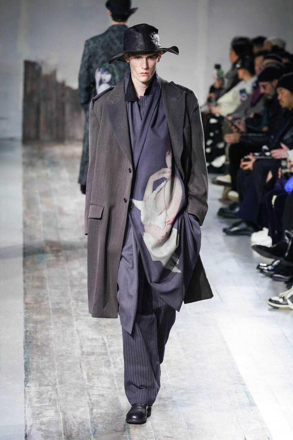 ヨウジヤマモト(Yohji Yamamoto) 2024-25年秋冬メンズコレクション シルエット - 写真3