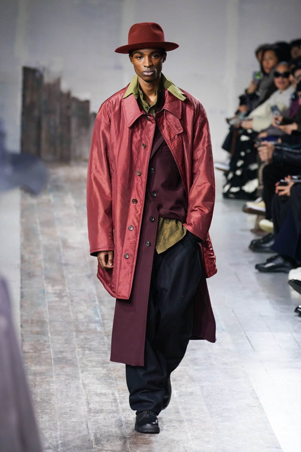 ヨウジヤマモト(Yohji Yamamoto) 2024-25年秋冬メンズコレクション シルエット - 写真4