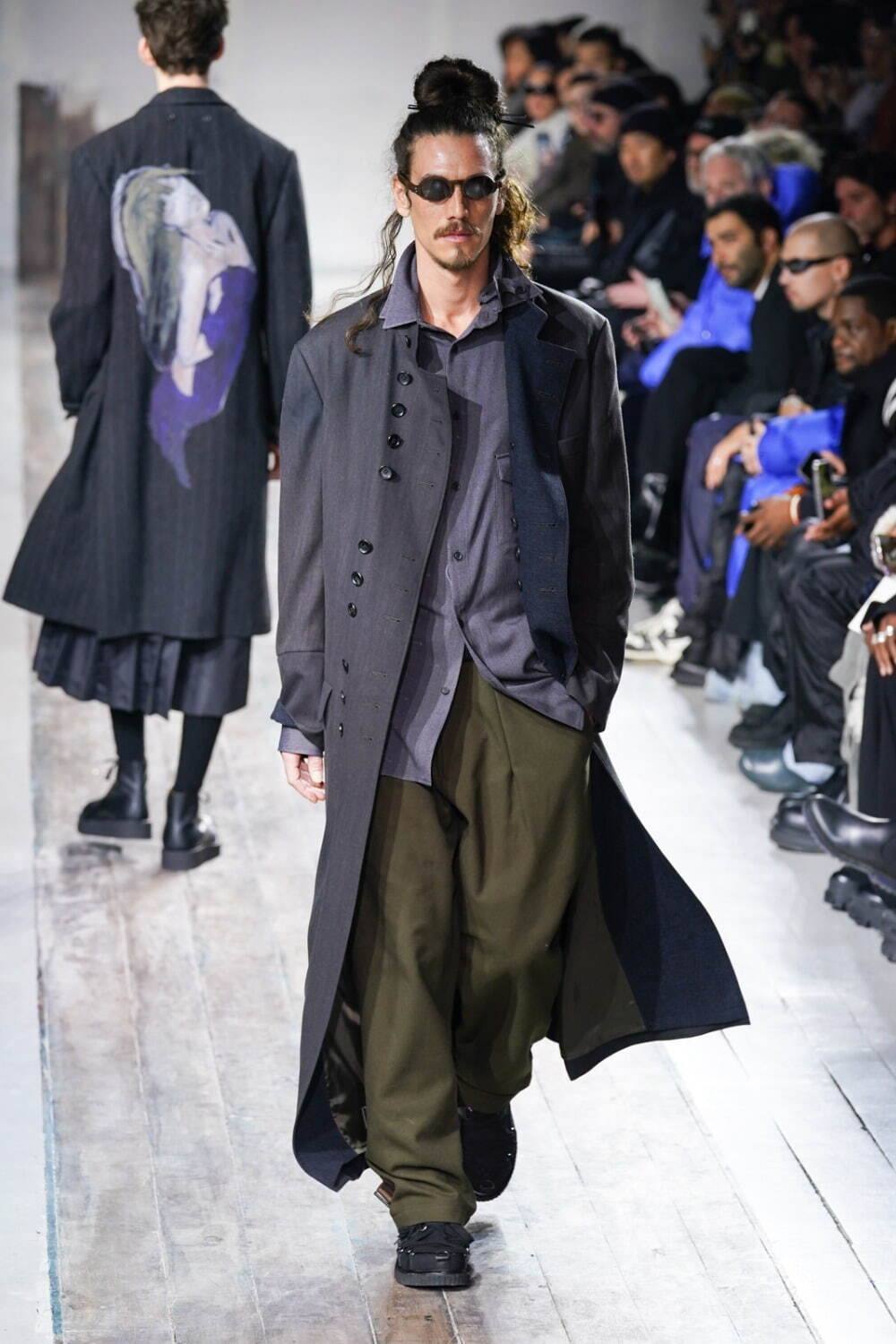 ヨウジヤマモト(Yohji Yamamoto) 2024-25年秋冬メンズコレクション シルエット - 写真6