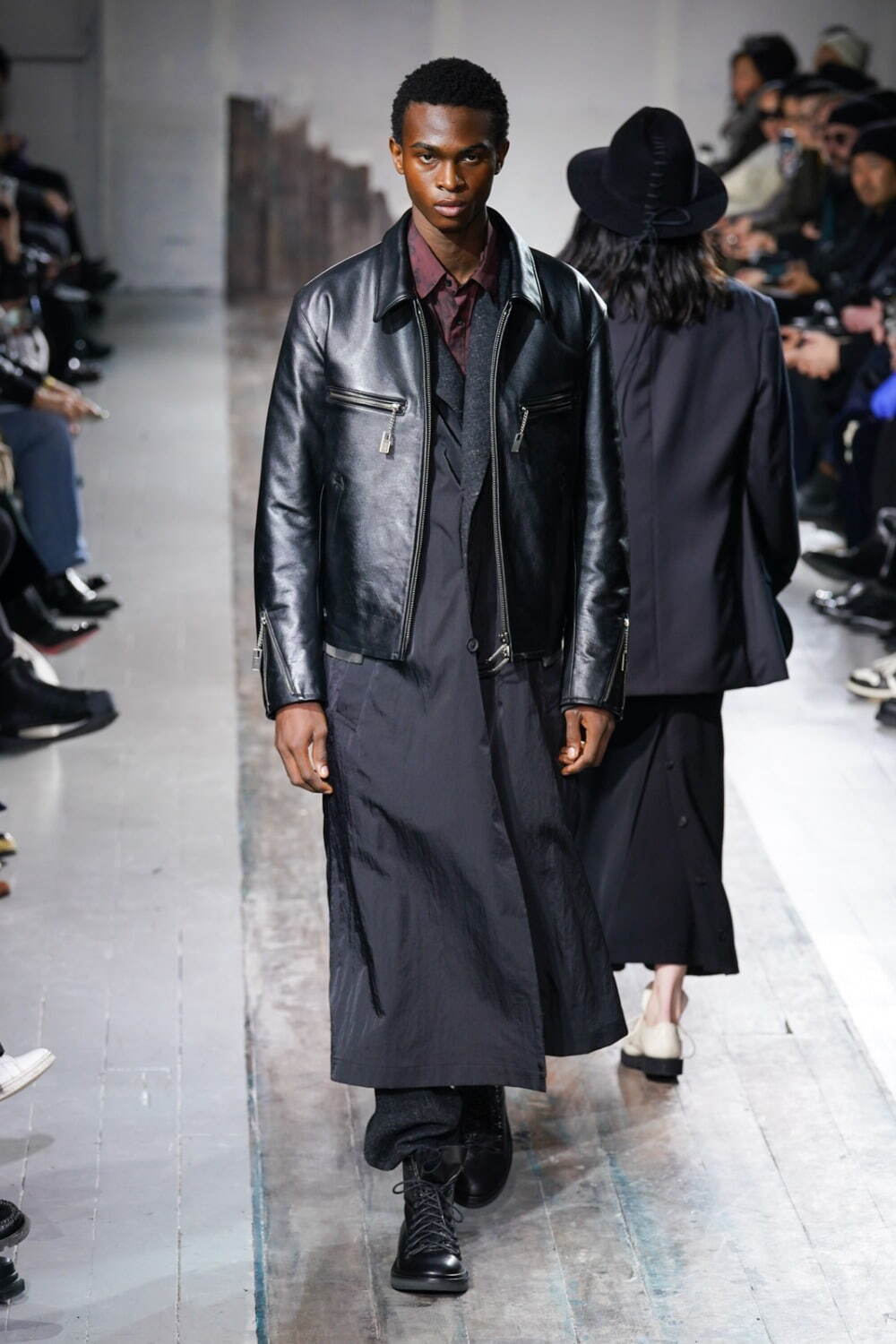 ヨウジヤマモト(Yohji Yamamoto) 2024-25年秋冬メンズコレクション  - 写真31