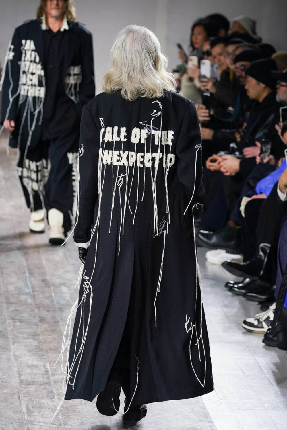 ヨウジヤマモト(Yohji Yamamoto) 2024-25年秋冬メンズコレクション  - 写真45