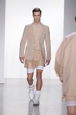 カルバン・クライン コレクション2015年春夏メンズ - 透け感やレイヤリングを重視｜写真9