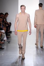 カルバン・クライン コレクション2015年春夏メンズ - 透け感やレイヤリングを重視｜写真17