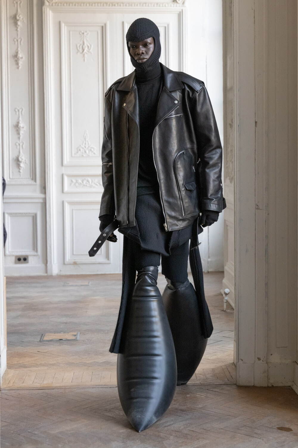 リック・オウエンス(Rick Owens) 2024-25年秋冬メンズコレクション  - 写真14