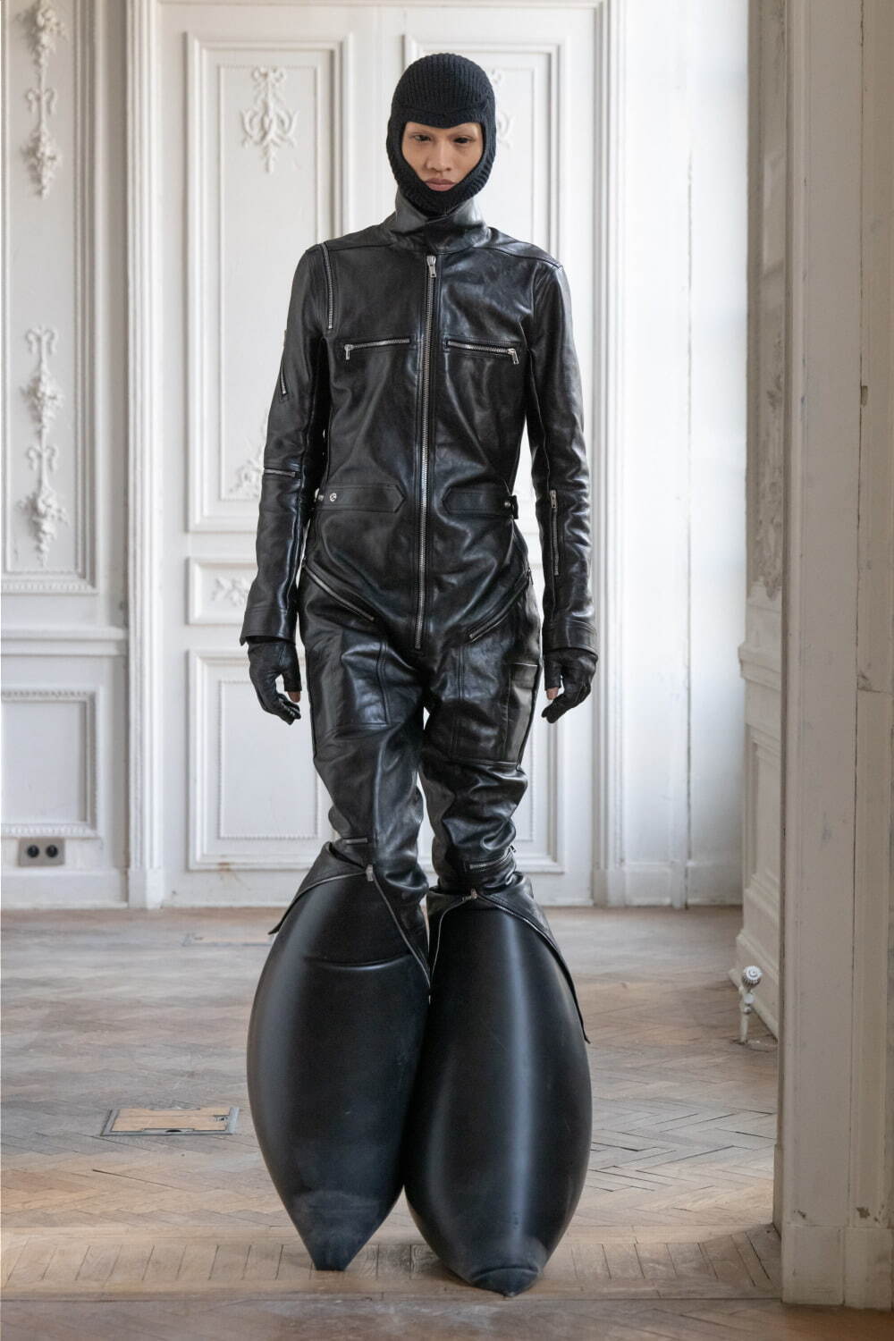 リック・オウエンス(Rick Owens) 2024-25年秋冬メンズコレクション  - 写真17