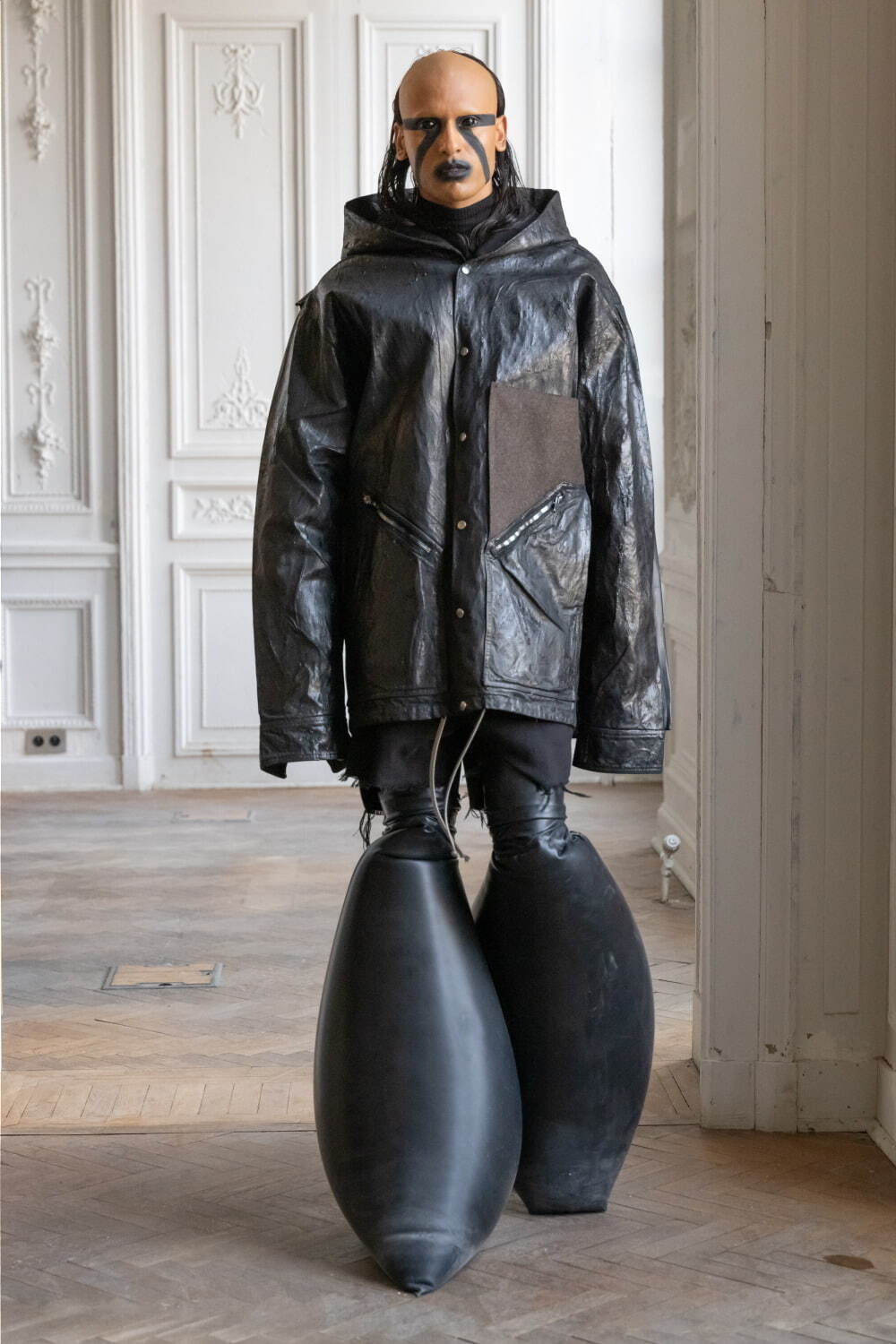 リック・オウエンス(Rick Owens) 2024-25年秋冬メンズコレクション  - 写真25