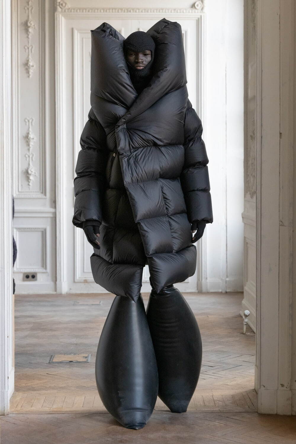 リック・オウエンス(Rick Owens) 2024-25年秋冬メンズコレクション  - 写真42