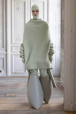 リック・オウエンス 2024年秋冬メンズコレクション - 揺らぐ身体のシルエット｜写真7