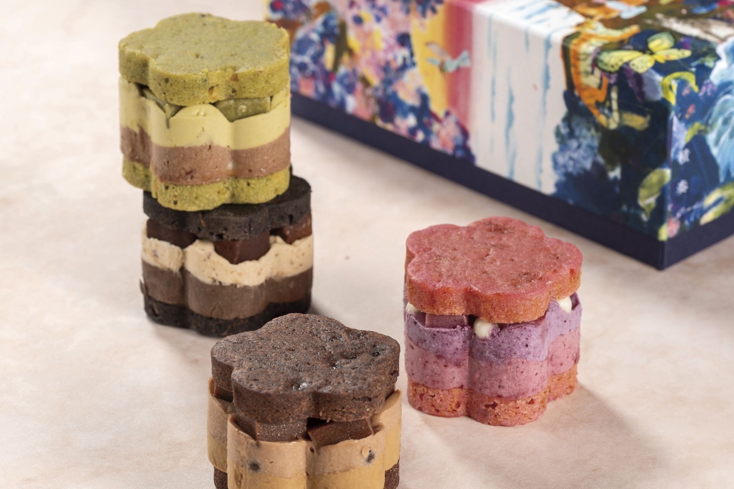 松坂屋名古屋店24年バレンタイン、"まるで絵画”なグラデーションバターサンドや日本酒ボンボンショコラ