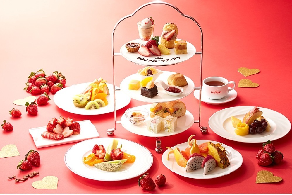 大粒苺“あまおう”食べ放題付きアフタヌーンティー、タカノフルーツパーラー新宿本店で
