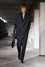 ドリス ヴァン ノッテン 2024年秋冬メンズコレクション - テーラリングの自在なる変奏｜写真9