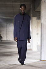 ドリス ヴァン ノッテン 2024年秋冬メンズコレクション - テーラリングの自在なる変奏｜写真19