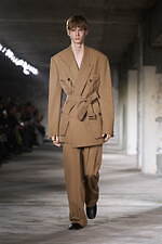 ドリス ヴァン ノッテン 2024年秋冬メンズコレクション - テーラリングの自在なる変奏｜写真40