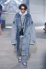 メゾン ミハラヤスヒロ 2024年秋冬コレクション - 都市の廃墟、ダイナミックな足取り｜写真14