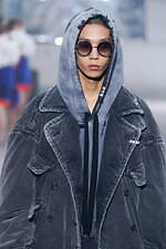 メゾン ミハラヤスヒロ 2024年秋冬コレクション - 都市の廃墟、ダイナミックな足取り｜写真17