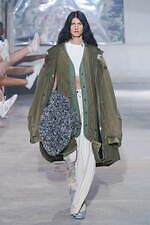 メゾン ミハラヤスヒロ 2024年秋冬コレクション - 都市の廃墟、ダイナミックな足取り｜写真22