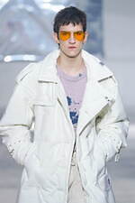 メゾン ミハラヤスヒロ 2024年秋冬コレクション - 都市の廃墟、ダイナミックな足取り｜写真55