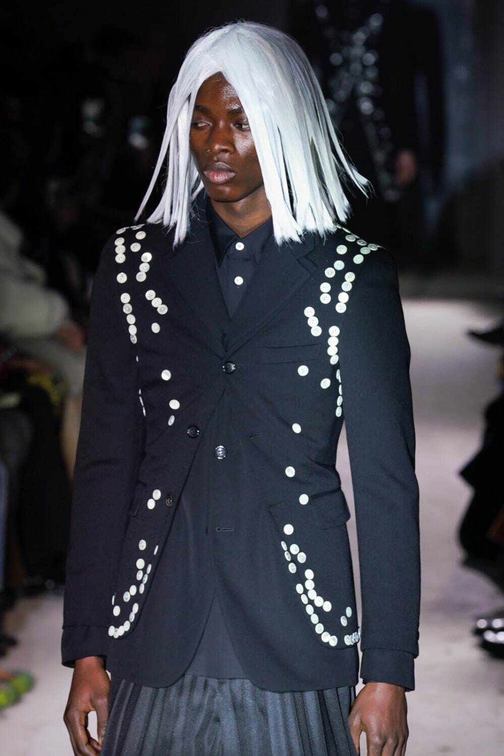 コム デ ギャルソン・オム プリュス(COMME des GARÇONS HOMME PLUS) 2024-25年秋冬メンズコレクション  - 写真24