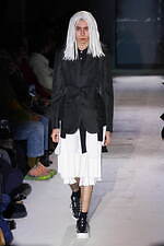 コム デ ギャルソン・オム プリュス 2024年秋冬コレクション - 理性の解剖学｜写真14