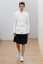 コム デ ギャルソン・シャツ 2024年秋冬メンズコレクション - 色彩の自由な律動｜写真11