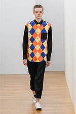 コム デ ギャルソン・シャツ 2024年秋冬メンズコレクション - 色彩の自由な律動｜写真27