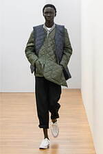 コム デ ギャルソン・シャツ 2024年秋冬メンズコレクション - 色彩の自由な律動｜写真39