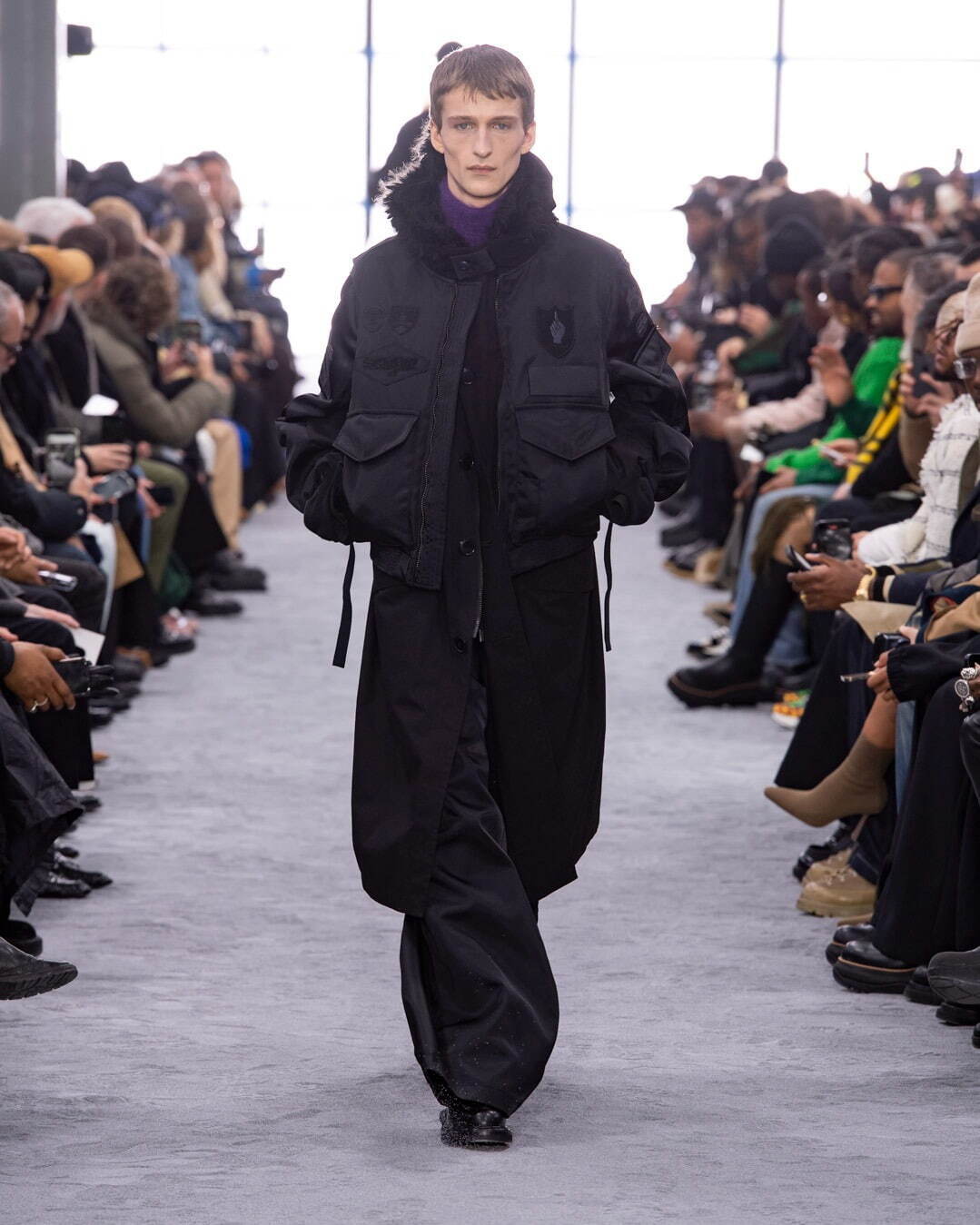 sacai 2024年秋冬コレクション - 大胆なシルエットに交錯するクラシック｜写真1