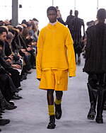 sacai 2024年秋冬コレクション - 大胆なシルエットに交錯するクラシック｜写真33