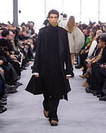 sacai 2024年秋冬コレクション - 大胆なシルエットに交錯するクラシック｜写真60