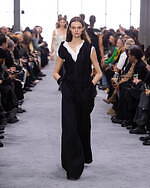 sacai 2024年秋冬コレクション - 大胆なシルエットに交錯するクラシック｜写真63