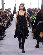 sacai 2024年秋冬コレクション - 大胆なシルエットに交錯するクラシック｜写真65