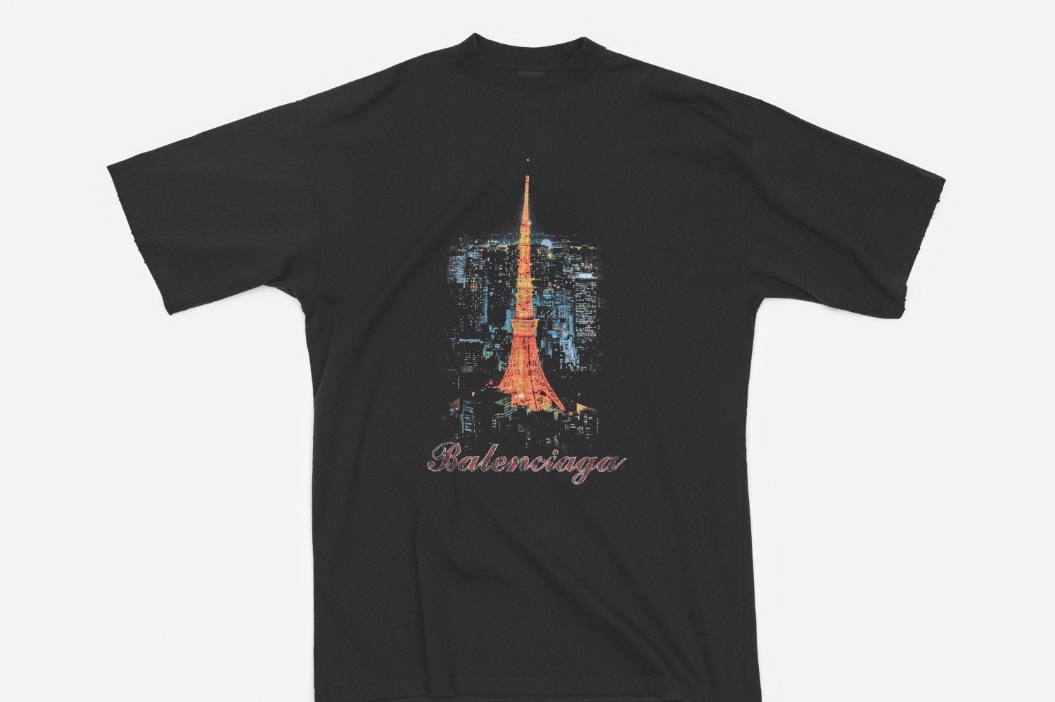 「バレンシアガ」銀座初の旗艦店オープン、メンズ＆ウィメンズのアパレルやバッグなど全3フロアで