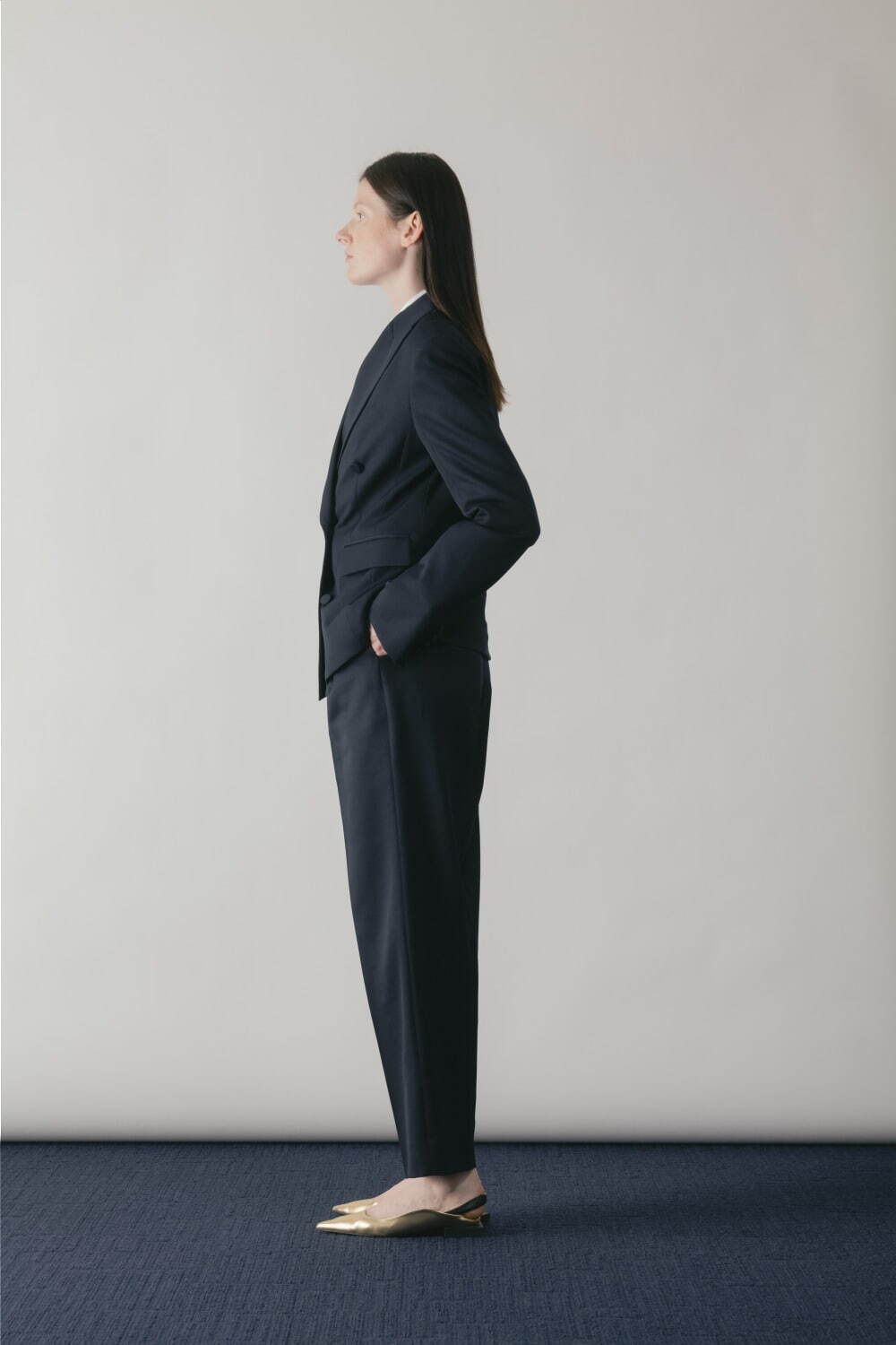 チノのブラックフォーマルウェアに新作、パールボタン付きダブルジャケットやワイドパンツなど｜写真11