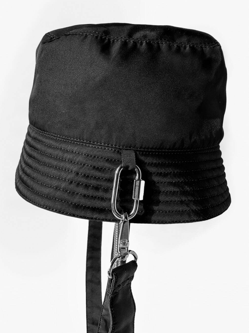ユウキ ハシモト新作“バッグになる帽子”、バケットハットorショルダーバッグの2WAY仕様｜写真3