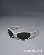 ジェントルモンスター24年新作アイウェア、ブラックのゴーグルフレームやバタフライ型など｜写真3