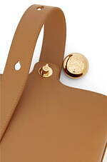 ロエベ(LOEWE) ペブル バケットバッグ｜写真9