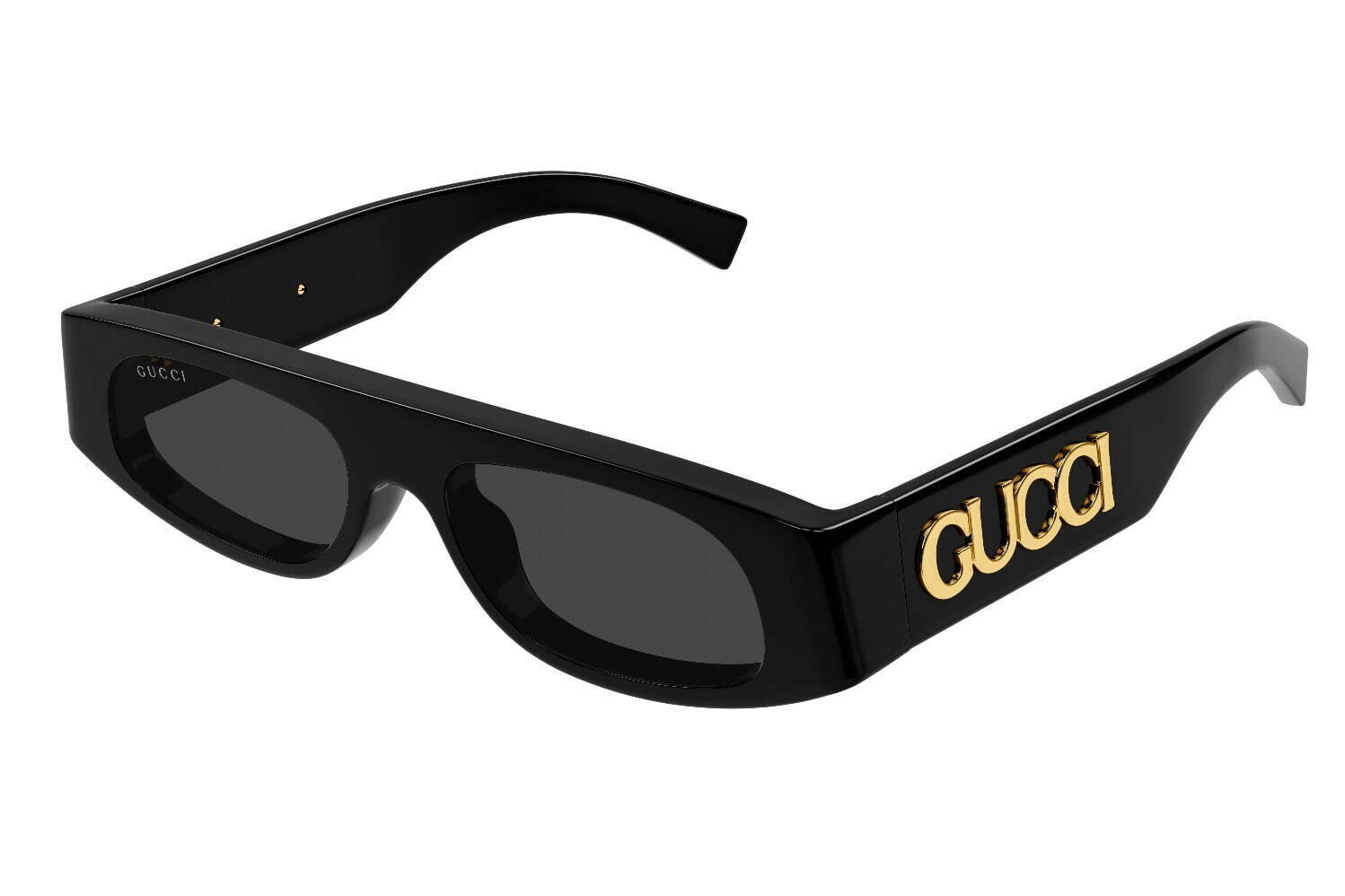 グッチ新作アイウェア、ゴールドトーンの大ぶり“GUCCI”ロゴが