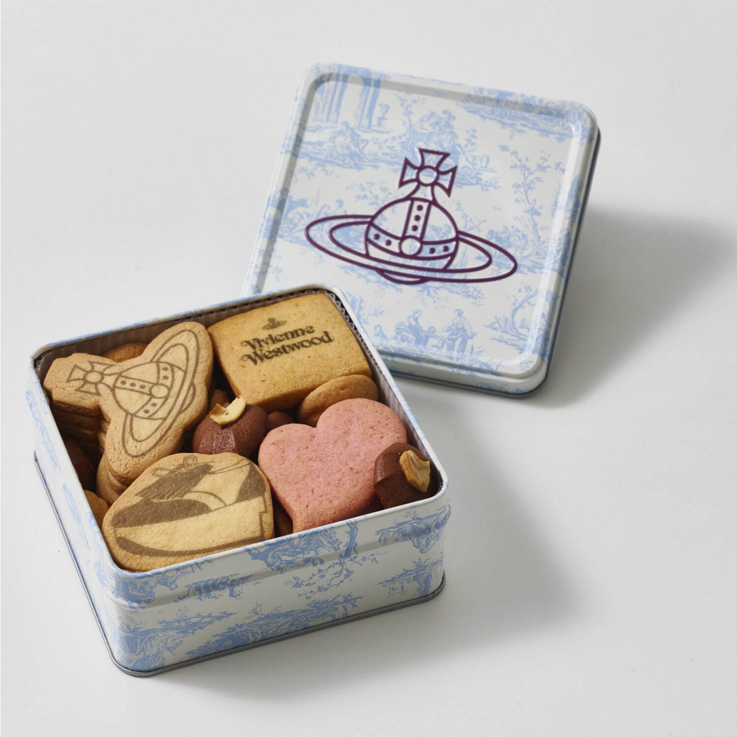 「ヴィヴィアン・ウエストウッド × サダハル・アオキ パリ アソートクッキー缶」5,400円